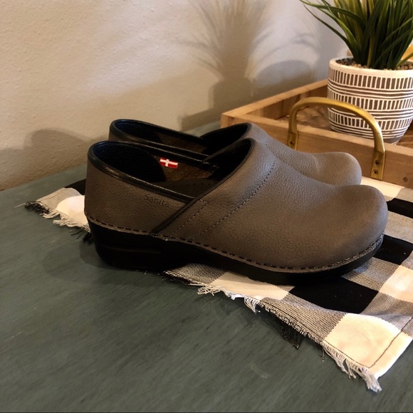 sanita professional clogs